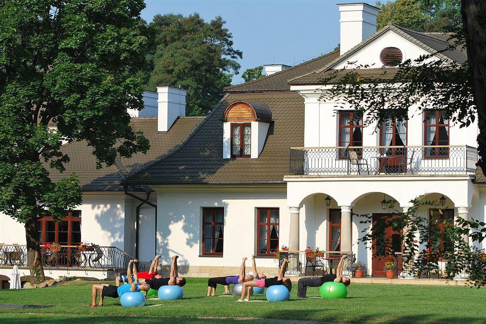 Dwor Kombornia Hotel&Spa Exterior photo